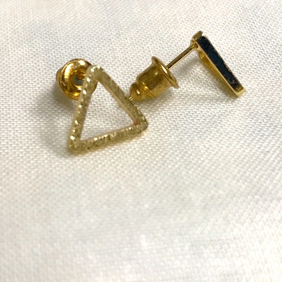Gold Triangle Stud Earrings NEW - Picture 3 of 4